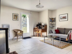 TV, DVD player - VILLA LA COTINIERE (Saint-Pierre-d'Oléron)