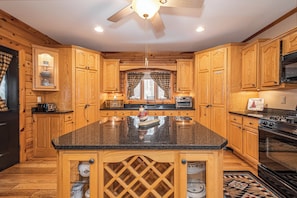 House (5 Bedrooms) | Property amenity