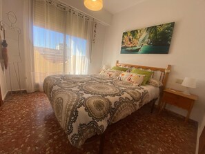 3 bedrooms, iron/ironing board, bed sheets