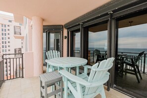 Outdoor dining - Stunning Gulf Front Condo that offers Spectacular Views! (Orange Beach)