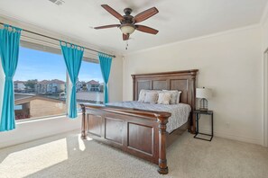 5 Schlafzimmer, Schreibtisch, Bügeleisen/Bügelbrett, kostenloses WLAN