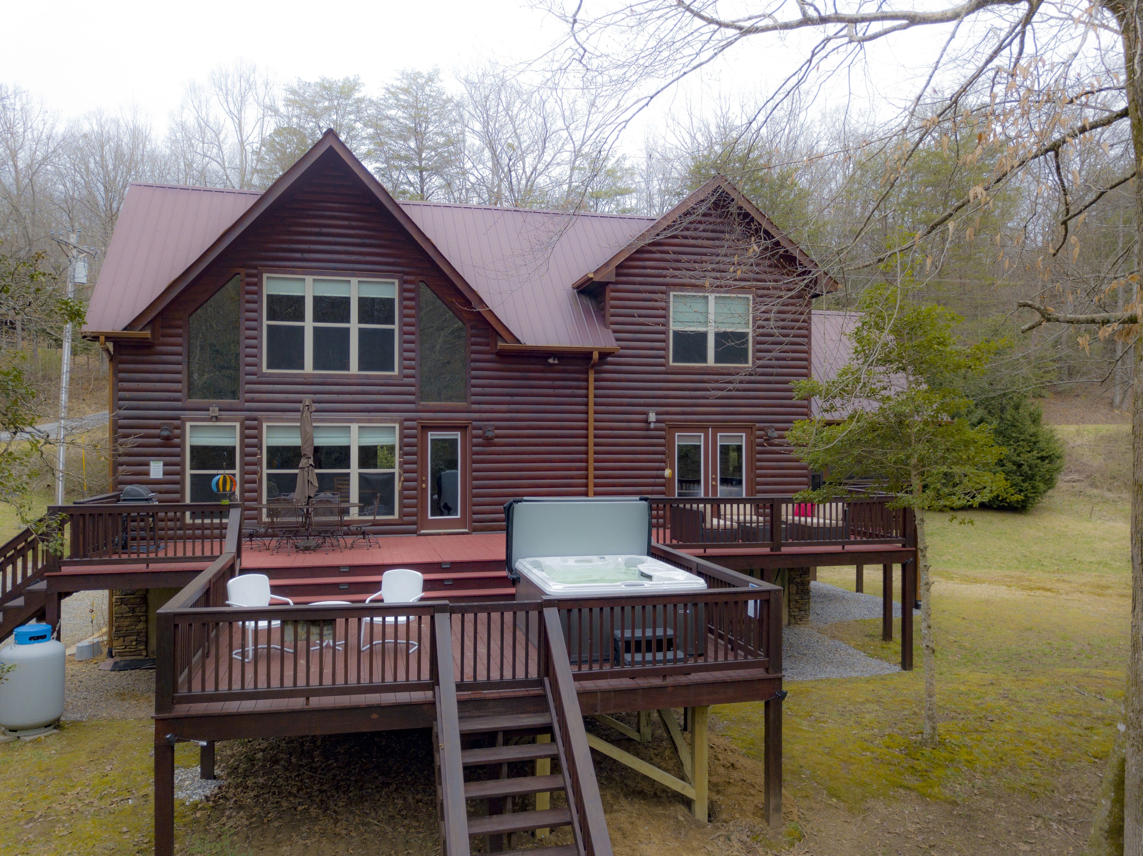 Nottely and Nice is a Beautiful Cabin on the Nottely River in Blairsville.