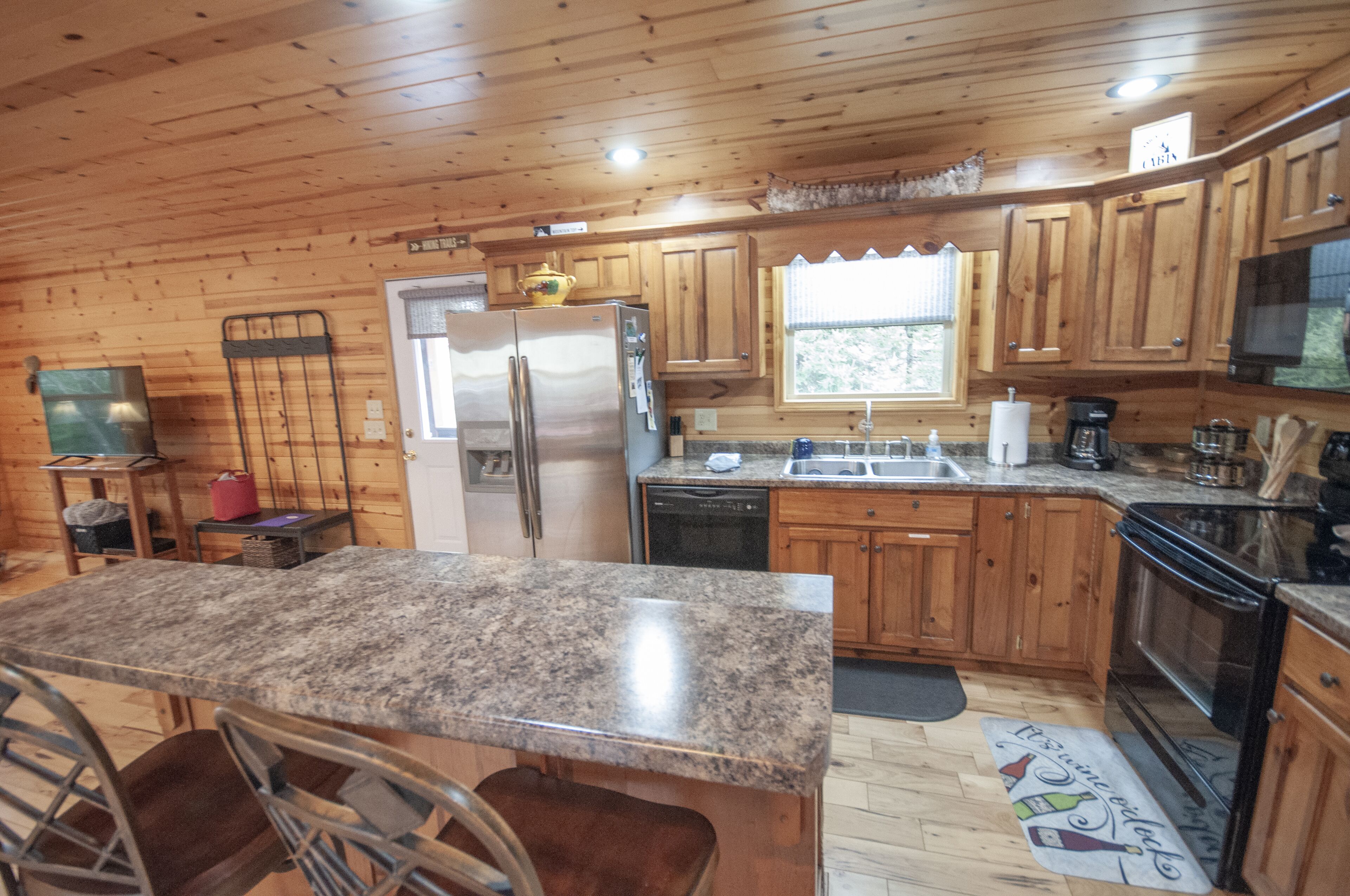 Nottely and Nice is a Beautiful Cabin on the Nottely River in Blairsville.