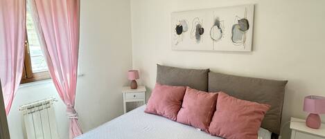 2 多间卧室、熨斗/熨衣板、床单