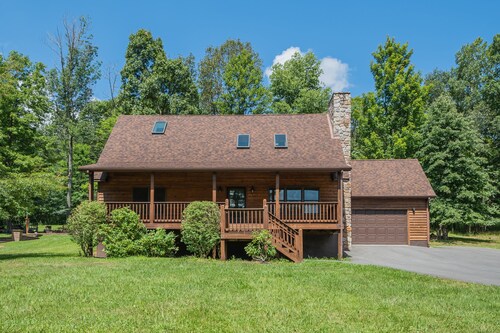 Dancing Bear Lodge by Taylor Made Deep Creek