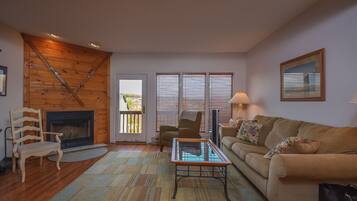 Studio (3 Bedrooms) | Property amenity