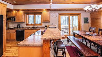 Nhà (3 Bedrooms) | Tiện nghi, dịch vụ nơi lưu trú