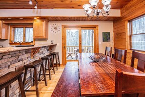 House (3 Bedrooms) | Property amenity - Donovan's Dacha by Taylor Made Deep Creek (McHenry)