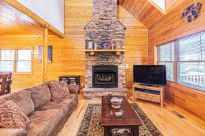 House (3 Bedrooms) | Property amenity - Donovan's Dacha by Taylor Made Deep Creek (McHenry)