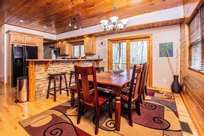 House (3 Bedrooms) | Property amenity - Donovan's Dacha by Taylor Made Deep Creek (McHenry)