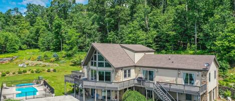 House (5 Bedrooms) | Exterior