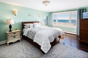 5 bedrooms, iron/ironing board, free WiFi, bed sheets - Large waterfront family home in a great location, spectacular views! RPSH003 (Provincetown)