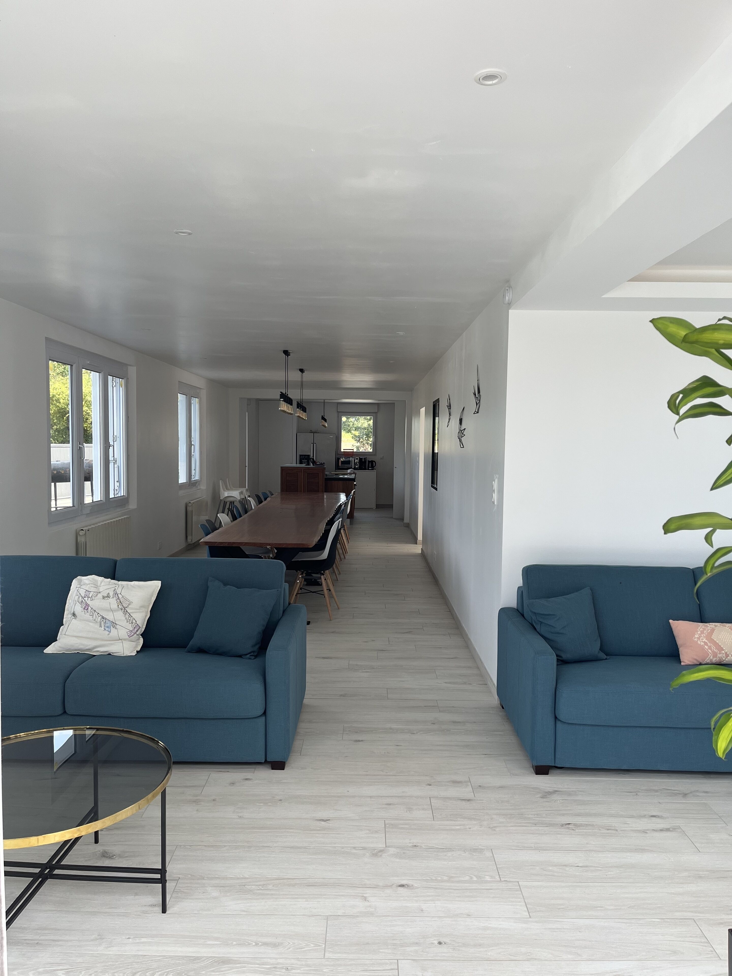 Group accommodation (18/20 people) with heated swimming pool