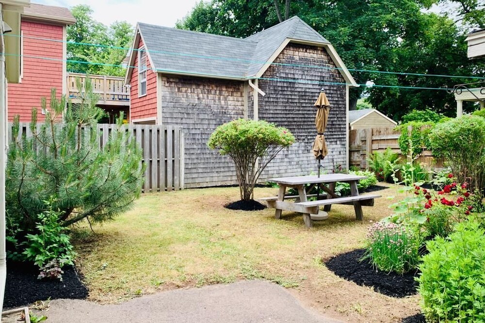 Urban Cottage - in the heart of Charlottetown
