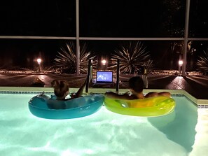 室外泳池、暖水池