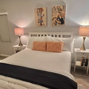 4 bedrooms, desk, iron/ironing board, travel cot