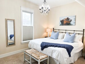 2 bedrooms, iron/ironing board, WiFi, bed sheets - Upscale Flat w/ Private Ent on Main St.  2BD // 1BA + AC, Wifi, Rooftop Deck (Harbor Springs)