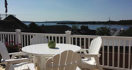 Upscale Flat w/ Private Ent on Main St. 2BD // 1BA + AC, Wifi, Rooftop Deck