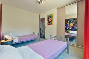 3 bedrooms, iron/ironing board, travel crib, WiFi (free) - Villa "La Couaste": Enjoy life in Provence. (Lorgues)