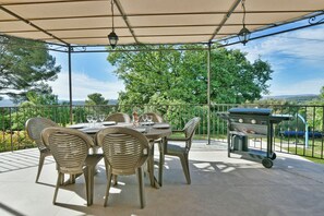 Outdoor dining - Villa "La Couaste": Enjoy life in Provence. (Lorgues)