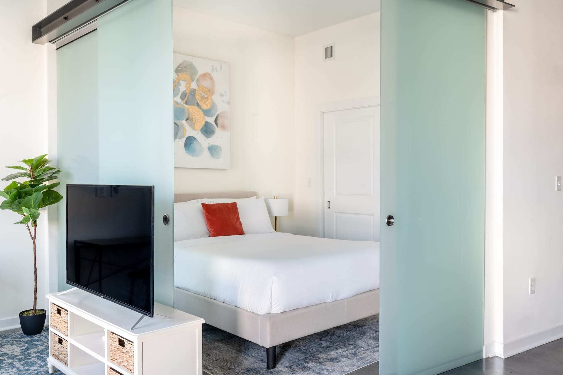 Kasa | Inviting 1 BD + Pet Friendly | Alexandria