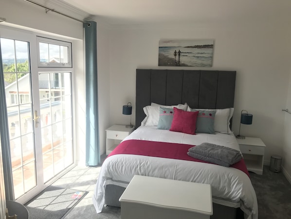 6 bedrooms, WiFi, bed sheets - Ad Astra House with magnificent mountain views (Killarney)