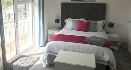 Ad Astra House with magnificent mountain views