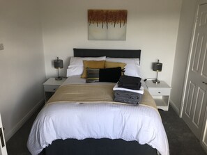 6 Schlafzimmer, WLAN, Bettwäsche