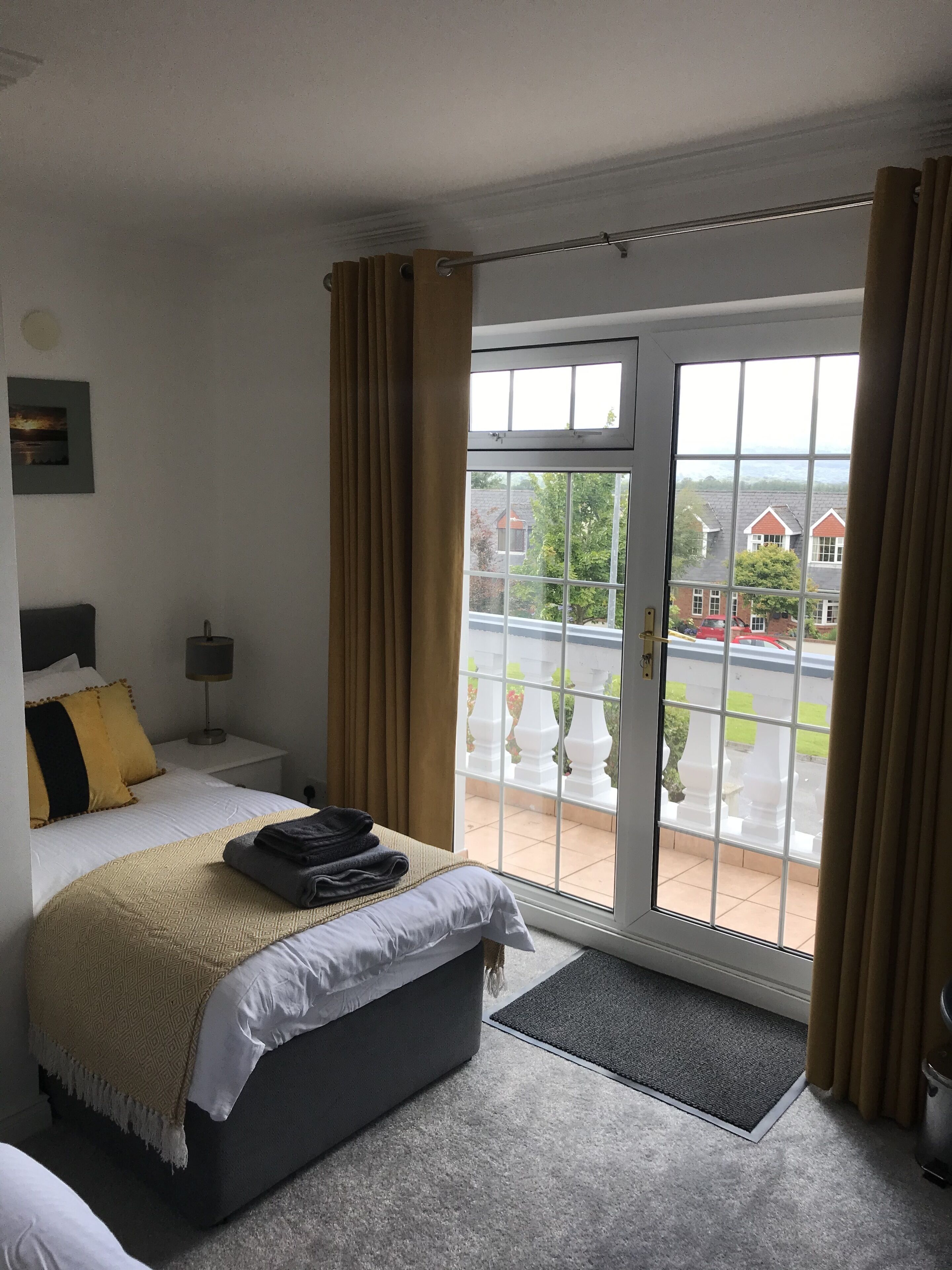 6 bedrooms, WiFi, bed sheets