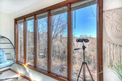 Huge Cabin Epic Appalachian Views + Hot Tub/Sauna+Bar+Game room sleeps 16