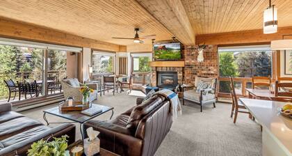 Ski-In Mountain Getaway – 25 Yards from the Slopes!