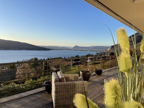 Villa with beautiful lake view Annecy