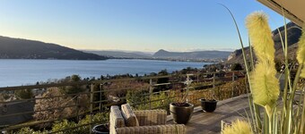 Villa with beautiful lake view Annecy