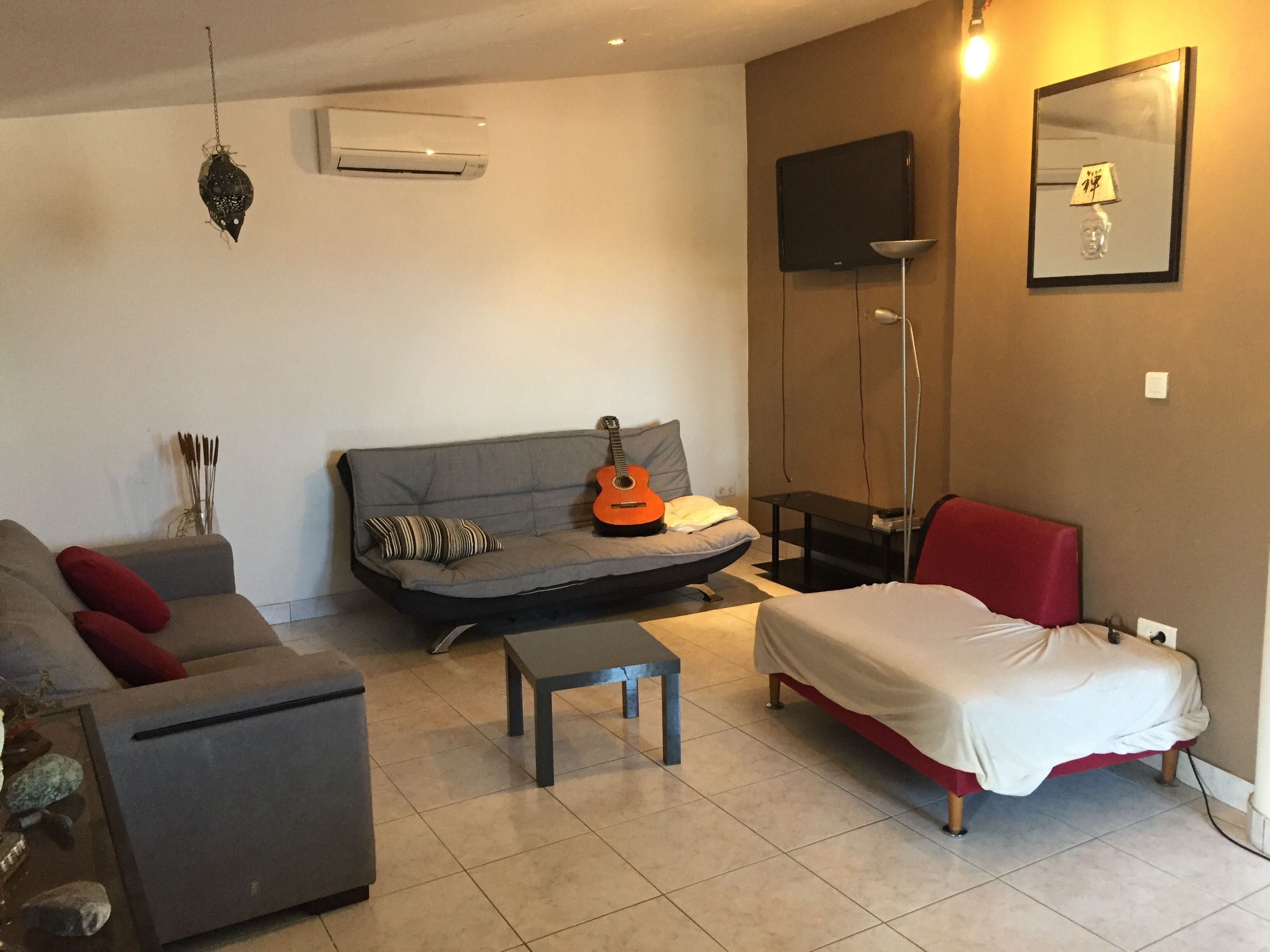 Country house with swimming pool.