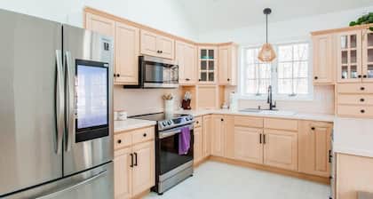 Modern Family Getaway In Harwich