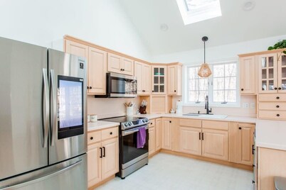 Modern Family Getaway In Harwich