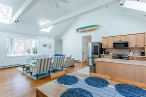 Interior - Modern Family Getaway In Harwich (Harwich)