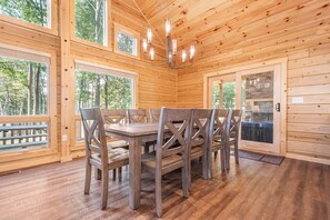 獨棟房屋, 多張床, 壁爐 | 用餐區