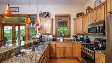 House (4 Bedrooms) | Property amenity
