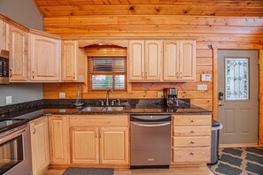 House (4 Bedrooms) | Property amenity