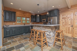 House (5 Bedrooms) | Property amenity