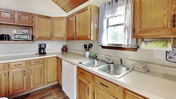 House (3 Bedrooms) | Property amenity