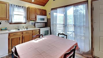 Casa (3 Bedrooms) | Servicio de la propiedad