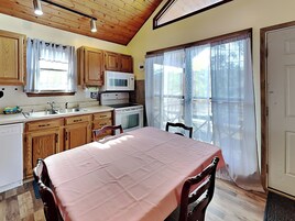 House (3 Bedrooms) | Property amenity