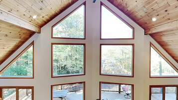 House (6 Bedrooms) | Property amenity