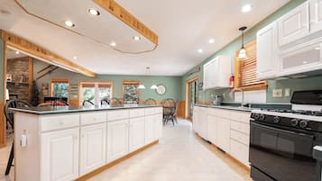 House (4 Bedrooms) | Property amenity