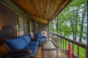 Studio (3 Bedrooms) | Property amenity