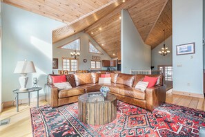 House (5 Bedrooms) | Property amenity - Glass Mountain Lodge by Taylor Made Deep Creek (McHenry)