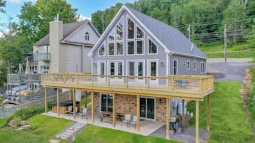 House (5 Bedrooms) | Exterior