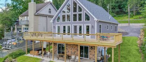 House (5 Bedrooms) | Exterior